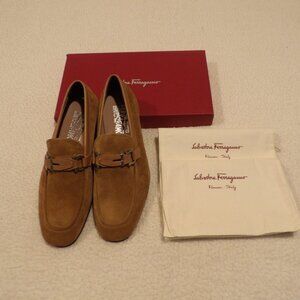NEW in BOX Salvatore Ferragamo "TUCKER" Camel Suede men loafers size 6.5 2E